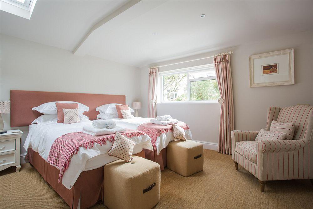 Grays Boutique B&B Бат Екстериор снимка A bedroom at The Old parsonage