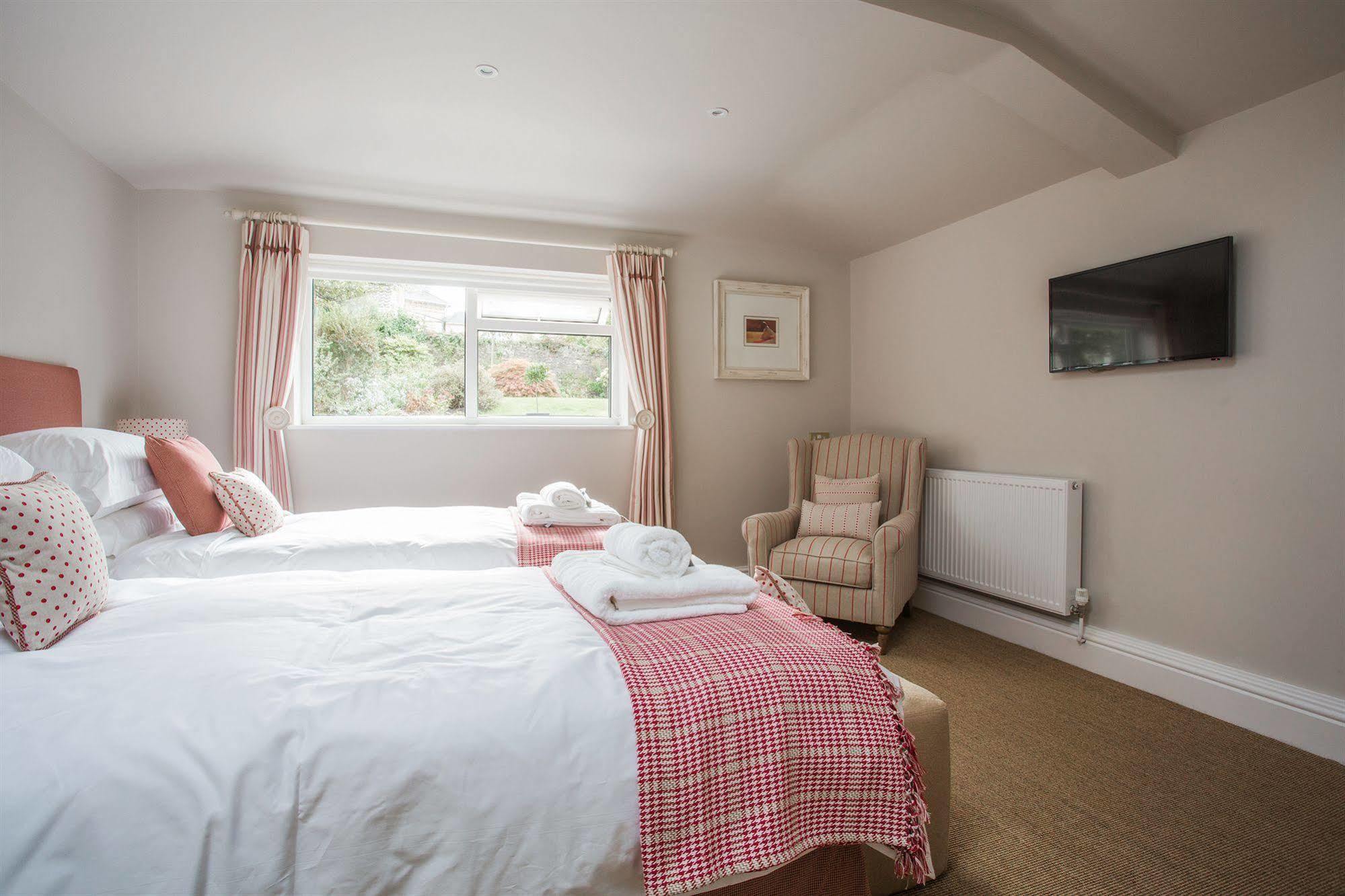 Grays Boutique B&B Бат Екстериор снимка The Old Post Office, Great Torrington