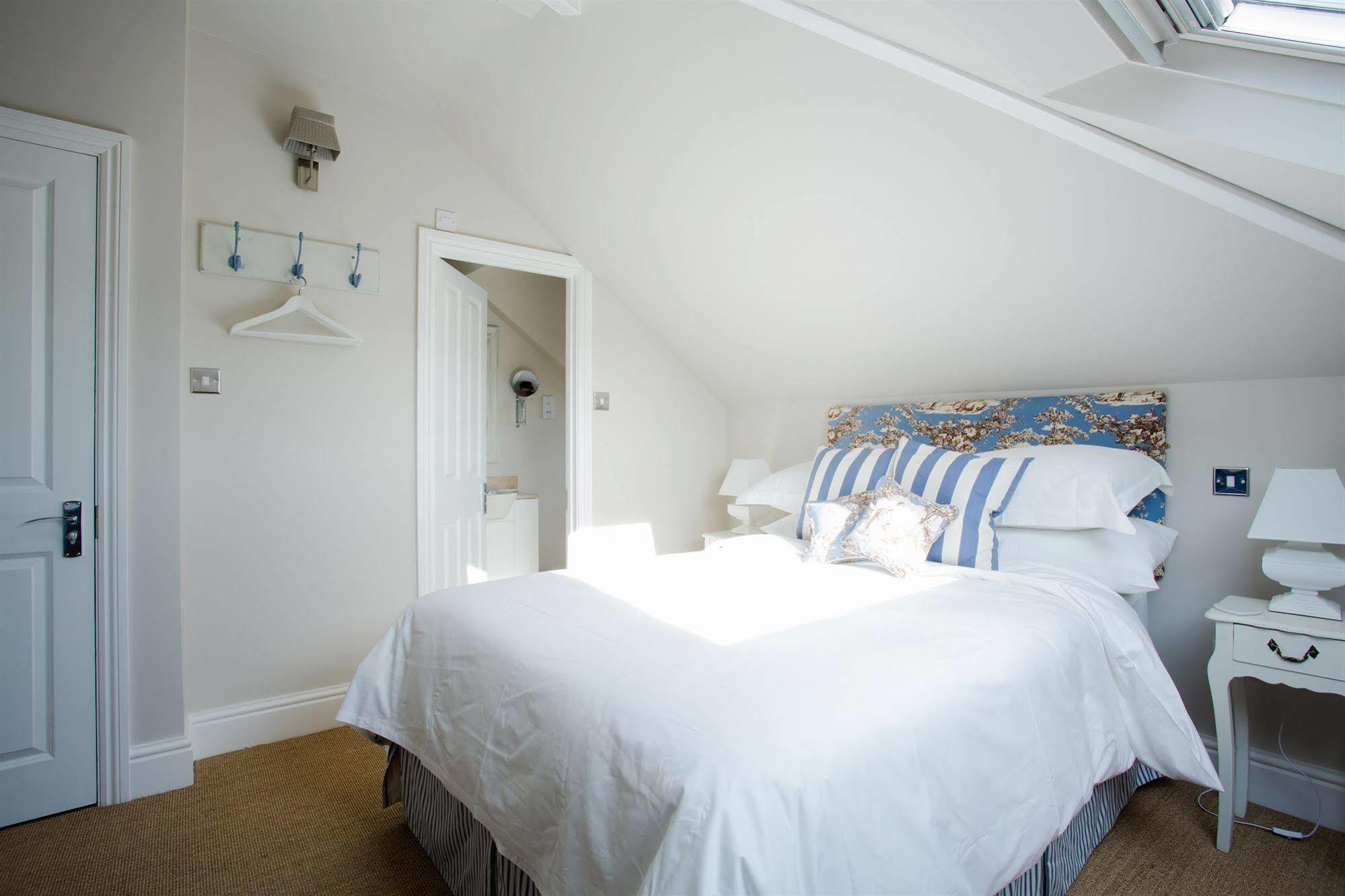 Grays Boutique B&B Бат Екстериор снимка A bedroom at The Old Post Office